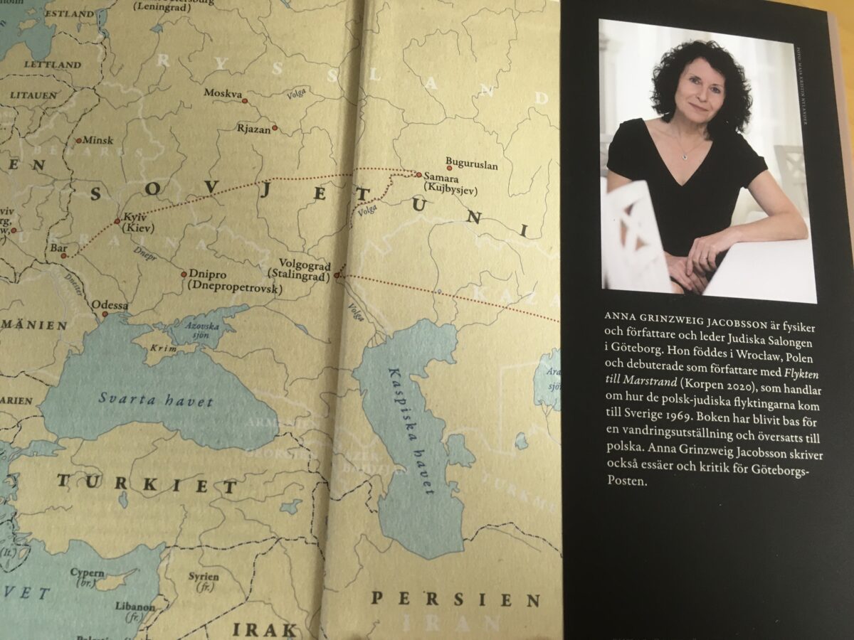 Bokflik med författarporträtt och insidan av pärm med karta över Sovjet och Ukraina.